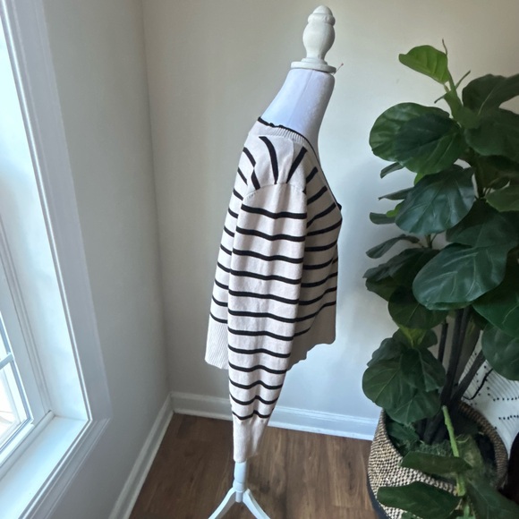 Marled XL V-Neck Sweater with Cream and Black Stripes - Picture 3 of 13